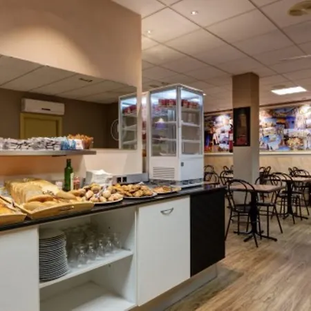 Hostal Barcelona Гостевой дом 2*